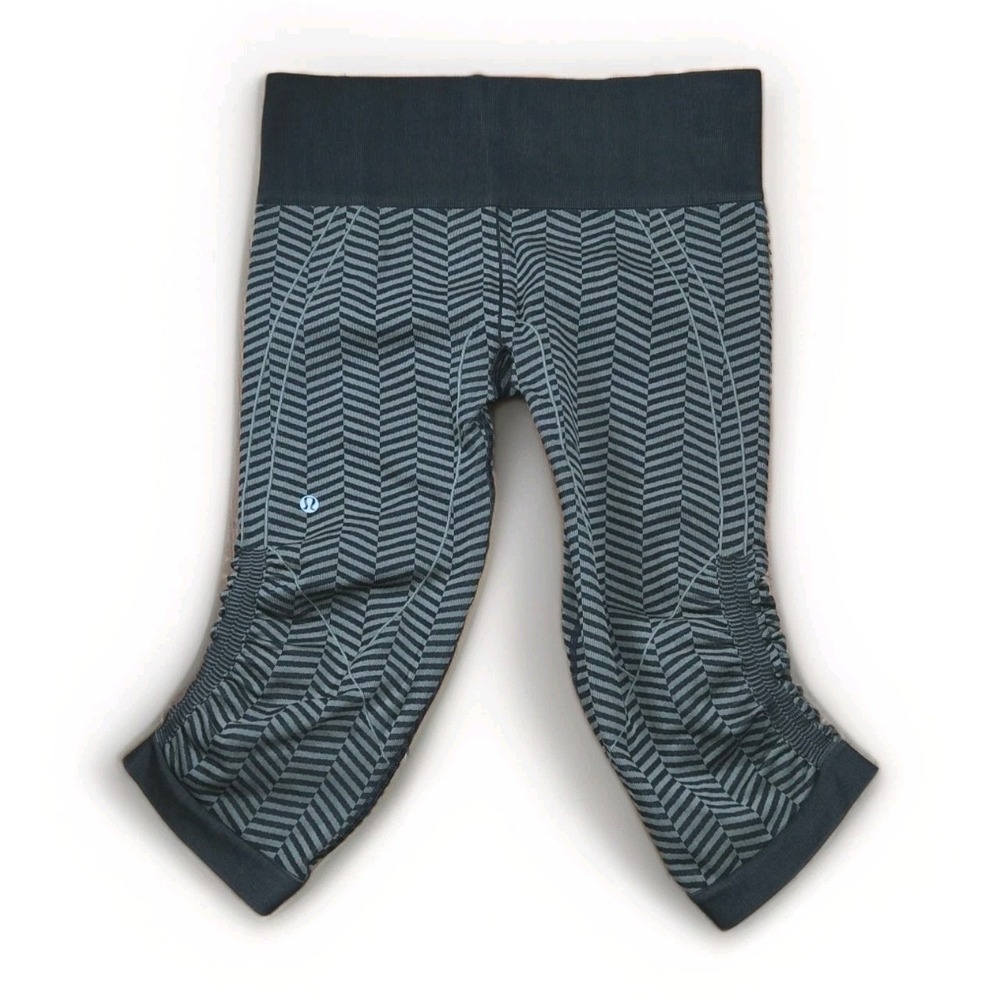 Lululemon‎ In The Flow Crop II Green Black Chevron Seamless Ruched Yoga Leggings